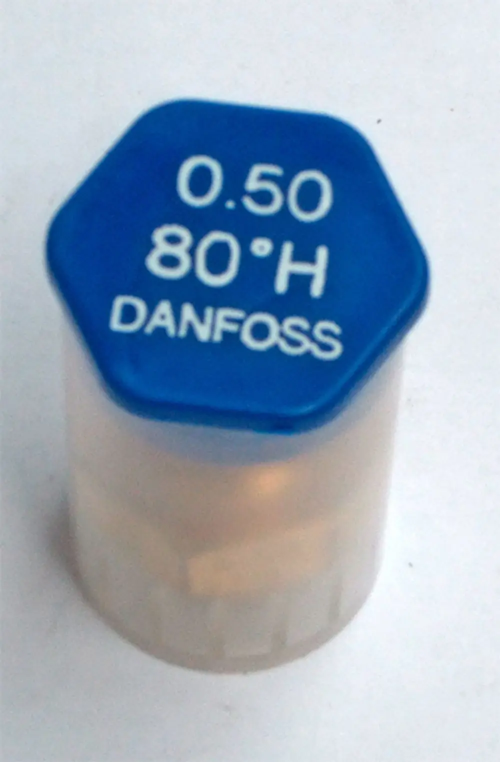Öldüse von Daikin in blau mit hexagonalem Deckel, beschriftet mit 0.50 und 80°H. Transparentes Gehäuse, geeignet für spezifische Heizgeräte.